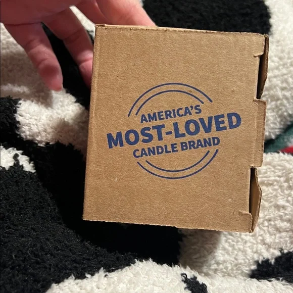 NWT Bath and Body Works Peepin' It Real
Signature Single Wick Candle- 8 Oz - Picture 8 of 8